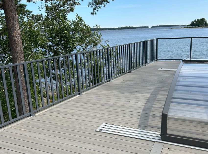 Räcke för pool- Snyggt altanräcke i aluminium - underhållsfritt